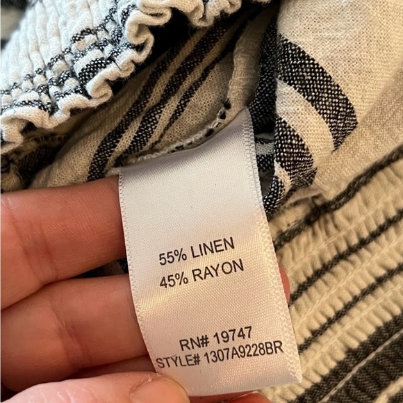 Counterparts Linen Wide Leg Capris Pants - Picture 7 of 8